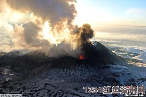 俄舍维留奇火山爆发，灰柱冲天，自然界的震撼力量