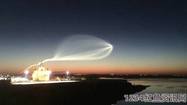 俄罗斯夜空中罕见亮光现象，外星人的造访还是自然现象？