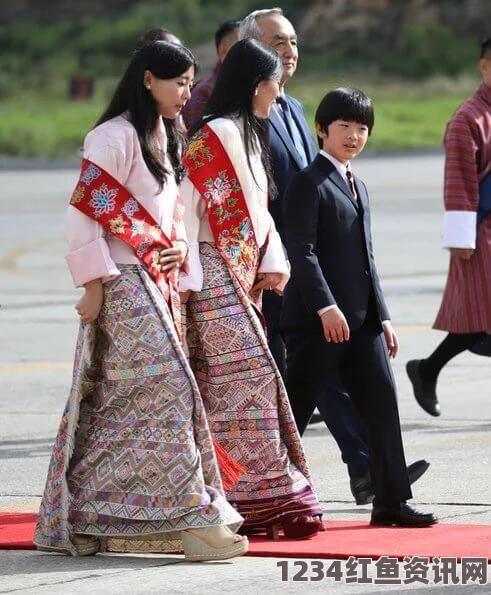 不丹小王子诞生，全家首次公开亮相，民族服装下的幸福时刻曝光