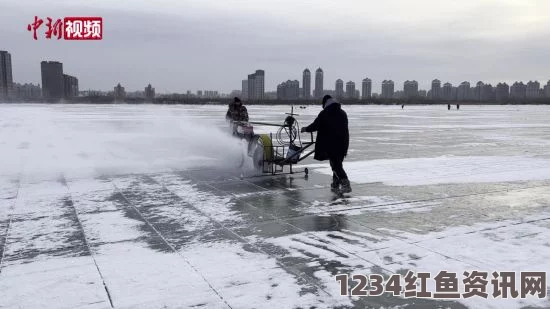 极端寒流侵袭朝鲜，大寒日体感温度骤降至负24度，平壤市民破冰垂钓挑战严寒