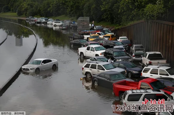 日本暴雨引发洪水灾害，四人丧生，安倍亲自视察灾区并附现场图片