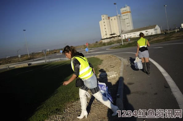 意大利站街妓女穿反光夹克，公路安全下的探讨与争议