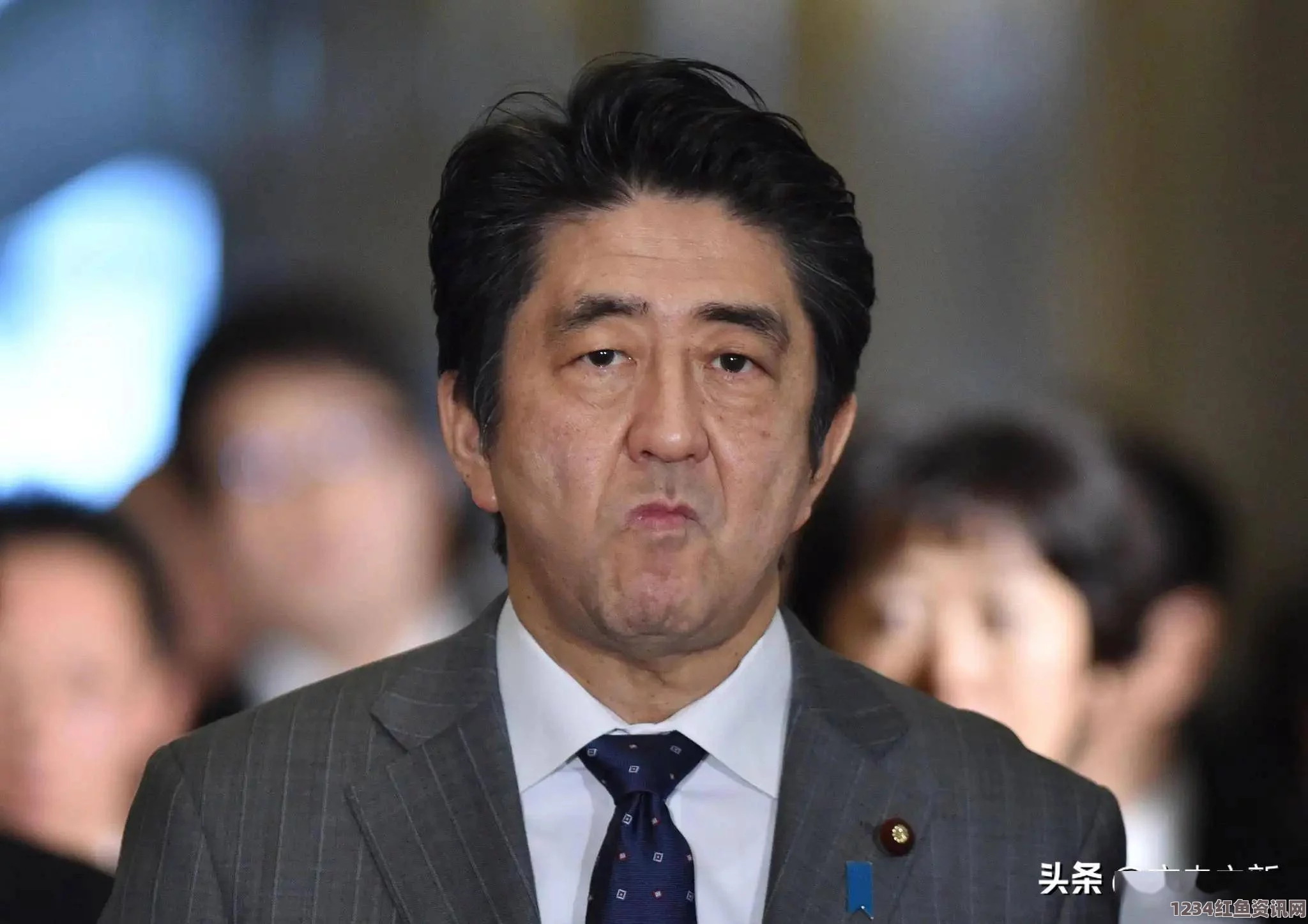 默克尔劝日本正视历史，安倍政府沉默背后的考量