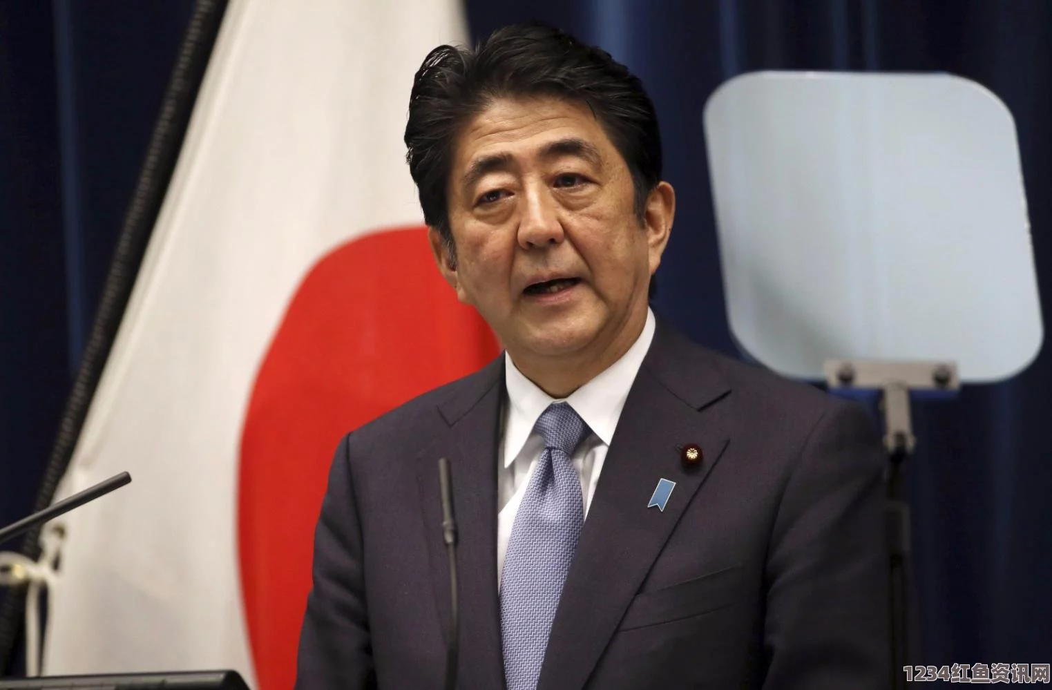 日本首相安倍晋三宣布解散众议院 踏上新一轮大选征程