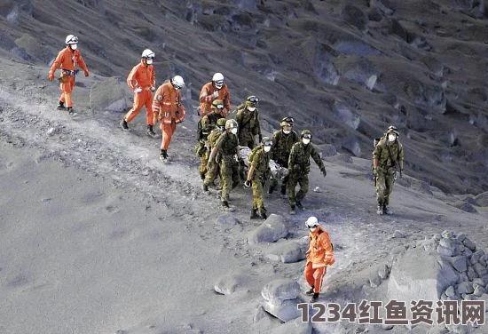 日本御岳山火山喷发，摄影师生死瞬间记录壮观场面