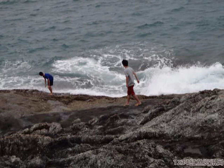 中国学生在普吉岛拍照遭遇巨浪吞噬悲剧，旅游安全警钟长鸣